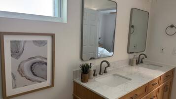 House | 5 bedrooms, Internet