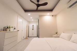 1 slaapkamer, een strijkplank/strijkijzer, wifi, beddengoed