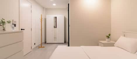 1 bedroom, iron/ironing board, WiFi, bed sheets