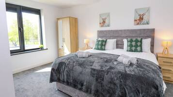 2 habitaciones, decoración personalizada y muebles diferentes