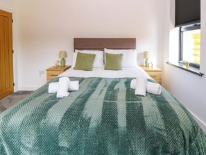 3 Schlafzimmer, individuell dekoriert, individuell eingerichtet