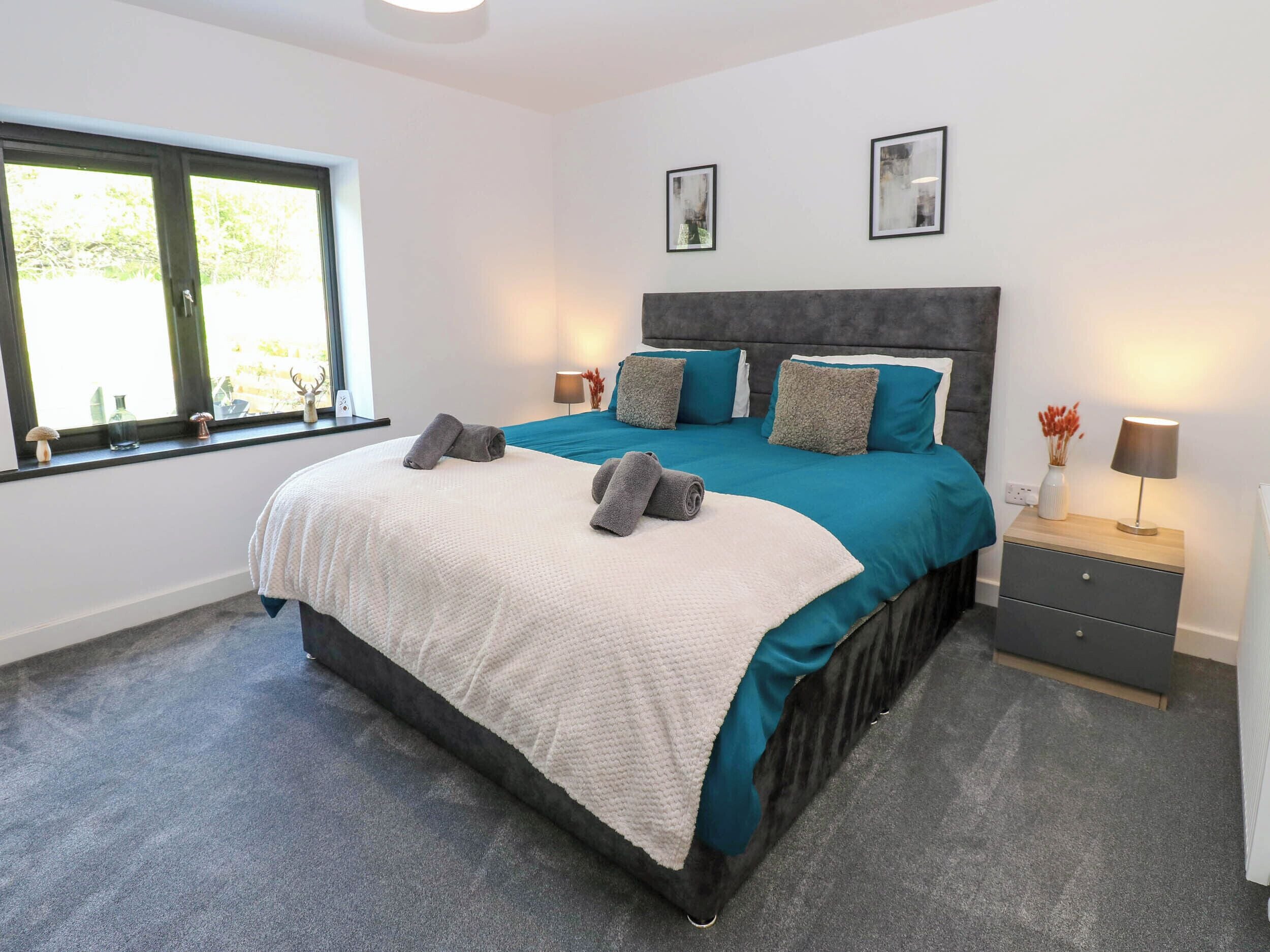 3 bedrooms, individually decorated, individually furnished, free WiFi