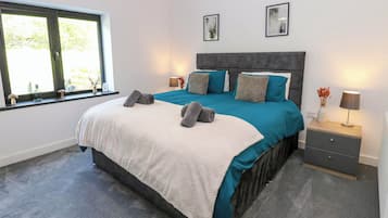 3 bedrooms, individually decorated, individually furnished, free WiFi