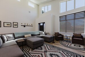 Smart TV, fireplace, computer monitors