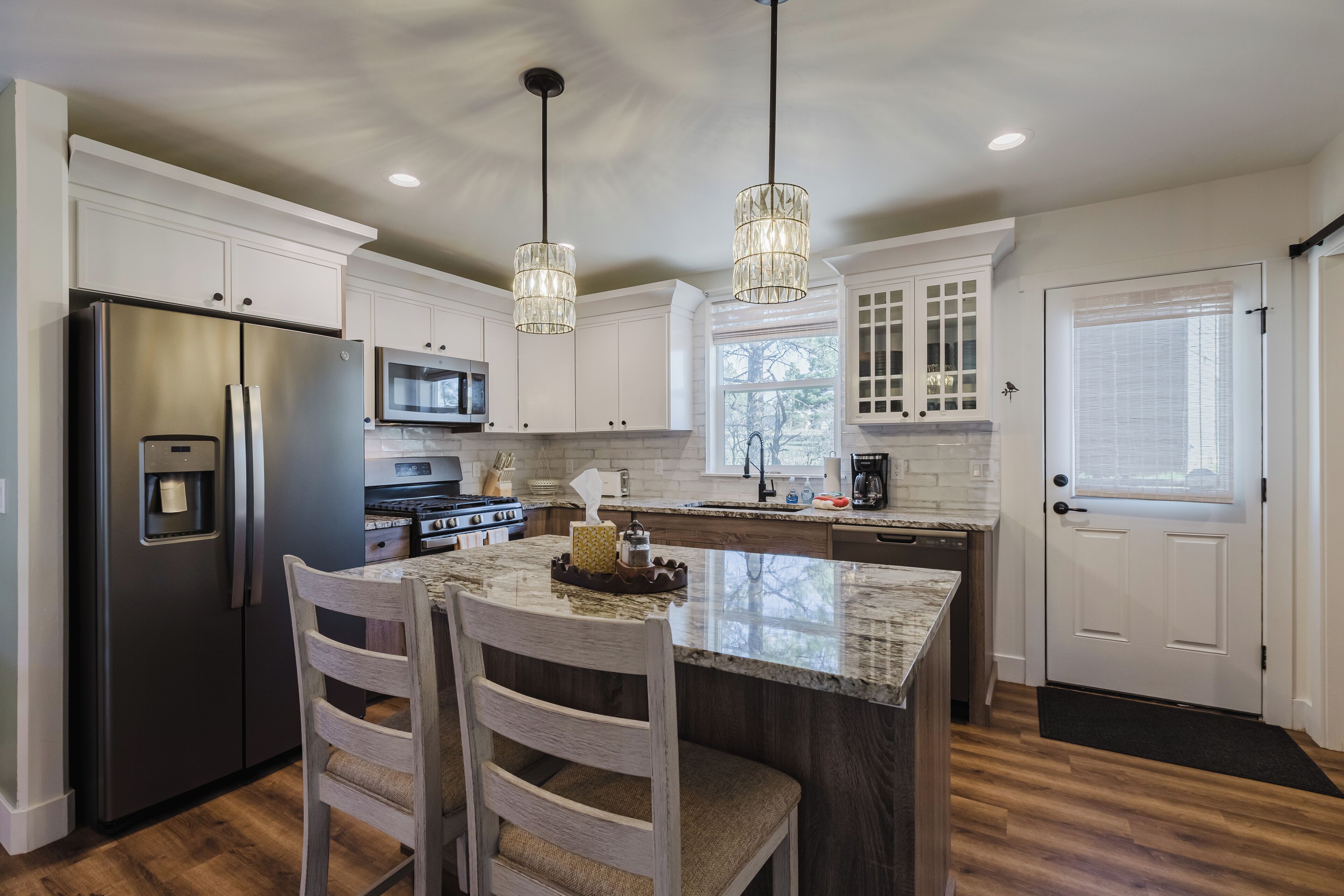 ثلاجة، ميكروويف، فرن، موقد طهي مسطح