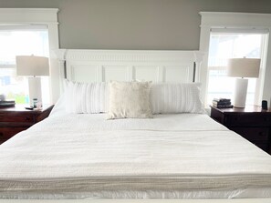 4 bedrooms, desk, iron/ironing board, travel cot