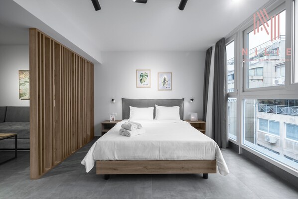 Studio, Balcony | Iron/ironing board, cribs/infant beds, free WiFi, bed sheets