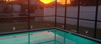 New Listing. 3bed 2bath Waterfront & Heated Salt Water Pool-Crystal River