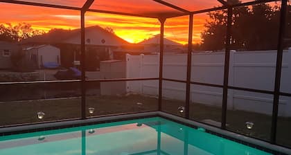 Newer listing!! 3bed 2bath Waterfront, Salt Water Heated Pool-Crystal River
