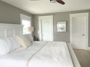2 bedrooms, desk, iron/ironing board, travel crib