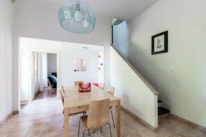 Comfort Apartment, Balcony | Dining room