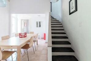 Comfort-huoneisto, parveke | Ruokasali
