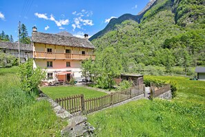 ชาเลท์สำหรับครอบครัว, หลายห้องนอน, ติดภูเขา (Casa Kaia Verzasca) | บริเวณภายนอก