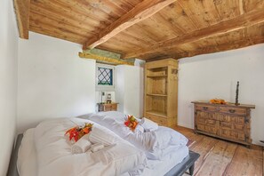 Chalet familiar, varias habitaciones, junto a la montaña (Casa Kaia Verzasca) | 3 dormitorios, wifi gratis, ropa de cama