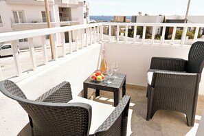 Standard Apartment, 2 Bedrooms, 2 Bathrooms, Sea Facing (Sea blue horizon Qawra bay 8) | Balcony