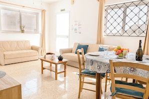 Standard Apartment, 2 Bedrooms, 2 Bathrooms (Sea blue horizon Qawra bay 4) | Living area
