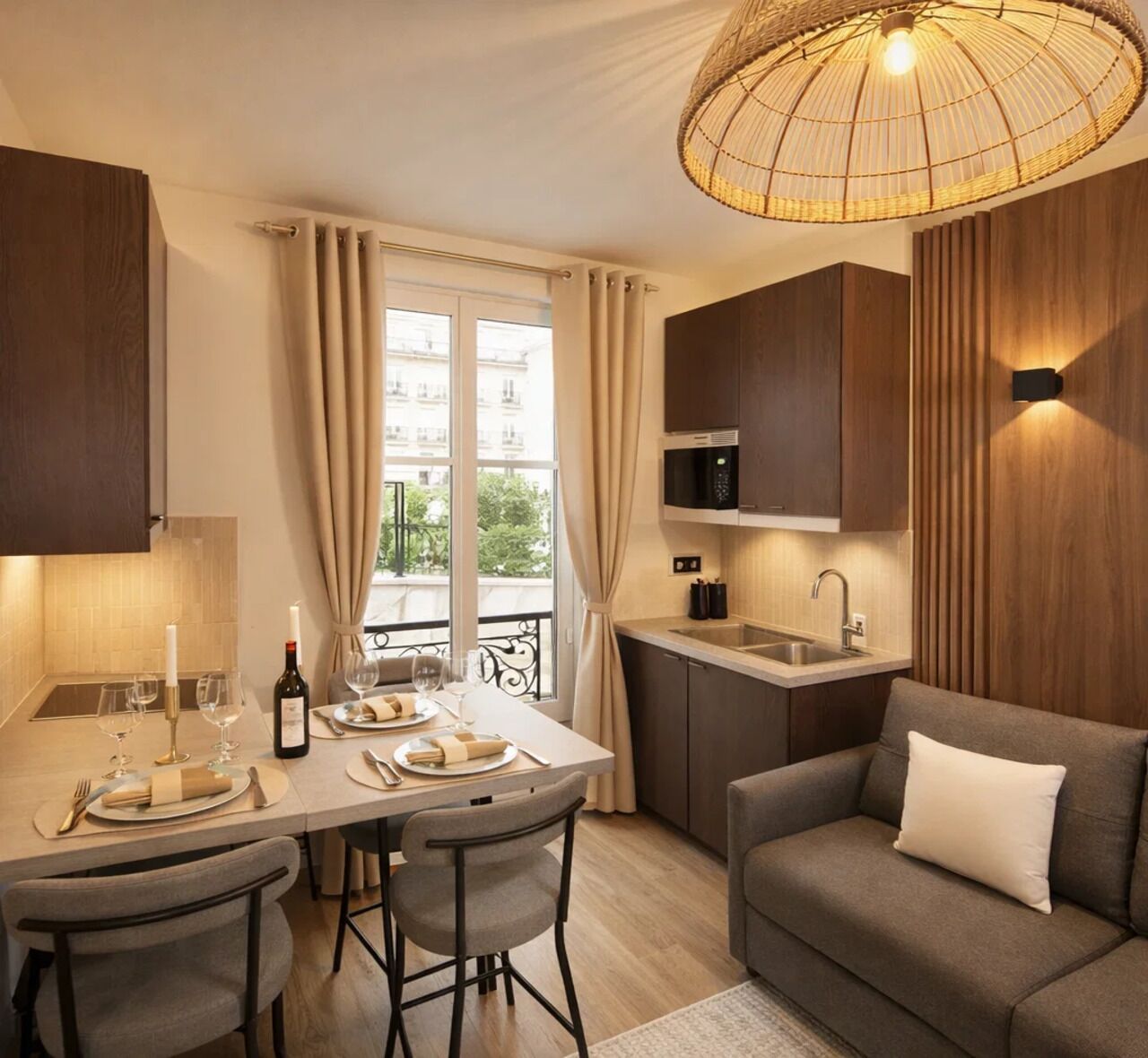 Mikrowelle, Herdplatte, Espressomaschine, Wasserkocher