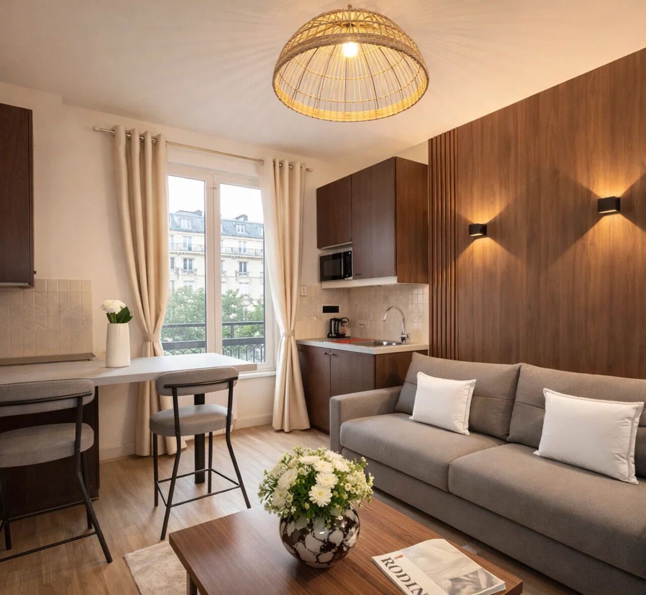 80-cm Smart TV with digital channels