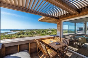 Outdoor dining - Walking distance to the beach - Charming apartment with sea view (Bonifacio)