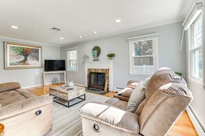 House (4 Bedrooms) | Interior - Group Getaway w/ Outdoor Oasis in Southington! (Southington)
