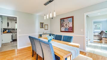 House (4 Bedrooms) | Interior