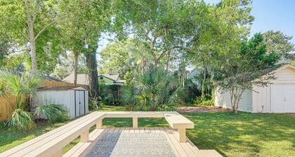 4 Mi to Dtwn Jacksonville: Chic Home w/ Porch!