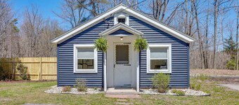 Walk to Beach & Dtwn: Frankfort Cottage w/ BBQ