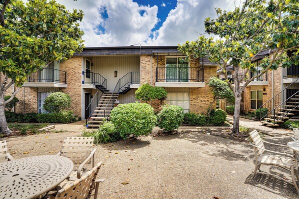 Apartment (1 Bedroom) | Interior - Condo 9 Mi to Dtwn Dallas: BBQ By the Pool! (Dallas)