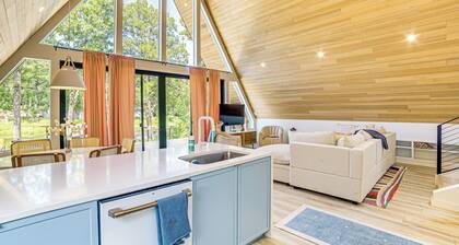 A-frame Cabin w/ Deck Near Cedar Creek Lake
