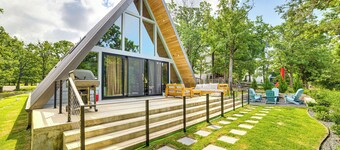 A-frame Cabin w/ Deck Near Cedar Creek Lake