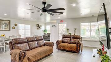 House (4 Bedrooms) | Interior