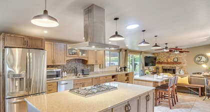 Dog-Friendly Getaway w/ Patio in Tucson!