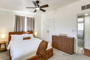 House (4 Bedrooms) | Interior - 2 Mi to Trail Dust Town: Home w/ Large Yard! (Tucson)