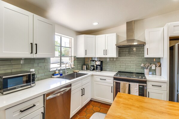 House (4 Bedrooms) | Interior