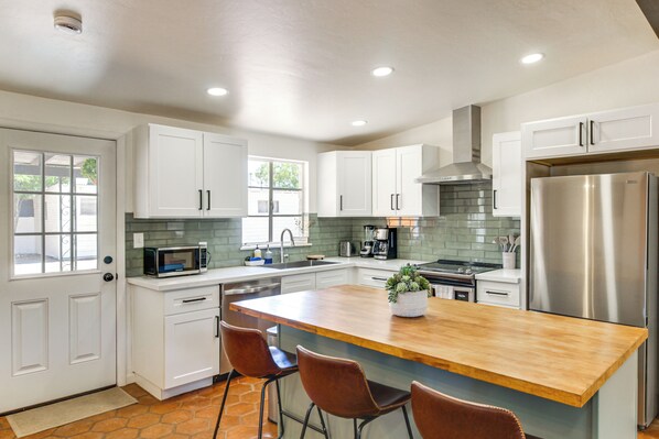 House (4 Bedrooms) | Interior