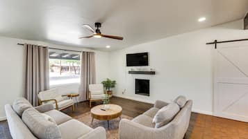 House (4 Bedrooms) | Front of property