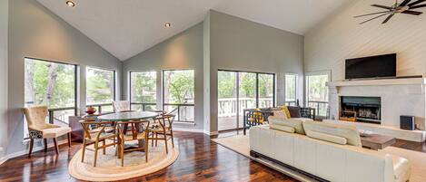 House (3 Bedrooms) | Interior