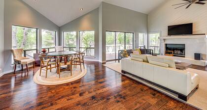 Waterfront Seguin Lake House Near Downtown
