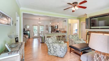 House (3 Bedrooms) | Interior