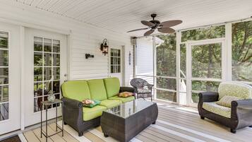 ํ์ฐ์ค (3 Bedrooms) | ๋ด๋ถ