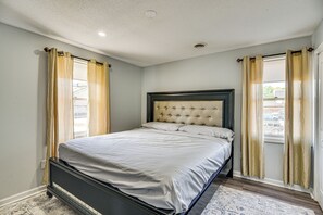 Apartment (2 Bedrooms) | Interior - 2 Mi to Waterfront: Walkable Fall River Apartment! (Fall River)