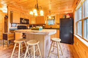 House (2 Bedrooms) | Interior