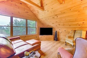 Interior - Fish, Hunt, Ride & Ski: 4-season Phillips Retreat (Phillips)
