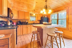 House (2 Bedrooms) | Interior