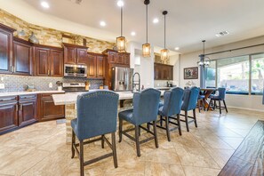 House (4 Bedrooms) | Interior - Swim-up Bar & Putting Green: Goodyear Getaway! (Litchfield Park)