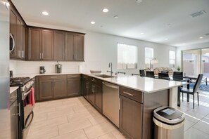Interior - 9 Mi to State Farm Stadium: Pet-friendly Home! (Tolleson)