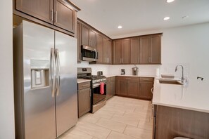 Interior - 9 Mi to State Farm Stadium: Pet-friendly Home! (Tolleson)