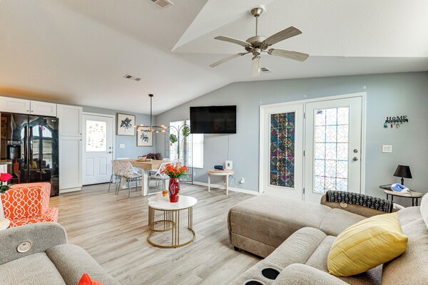 3 Mi To Fort Myers Beach: Home W/ Pool Access - Fort Myers, FL