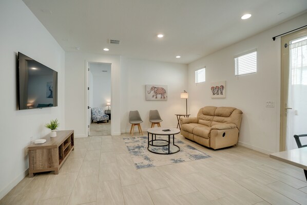 Vista frontal de la propiedad