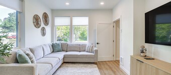 Walk to Beaches: 'siletz Bay Bliss' Townhome